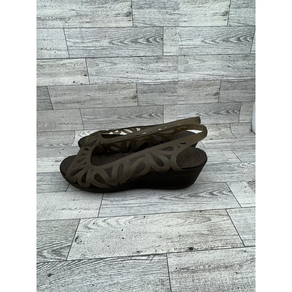 Crocs Adrina III Mini Wedge Espresso Brown Floral Cut Out Sandals Women Sz 8